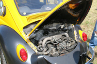 ジョヴァンニ・デイさんの「ビートル」は、同じフラット4エンジンでも、「アルファ・ロメオ・アルファスッド」のものに換装されていた。2015年7月。