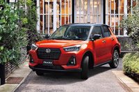 ダイハツの小型SUV「ロッキー」のパワーユニットは、最高出力98PSの1リッター直3ターボエンジン。
