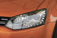 LEDポジションランプ付きバイキセノンヘッドランプがオプション設定される。