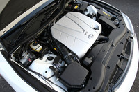 エンジンは、ベースモデルと変わらない。今回テストした3.5リッターV6のほか、「G's」仕様として2.5
リッターV6モデルもラインナップする。