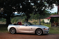 ロングノーズのロードスター「Z4」は、“おサカナ顔路線”の典型？