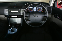 写真をクリックすると各ランプ点灯時のインパネ回りが見られます。