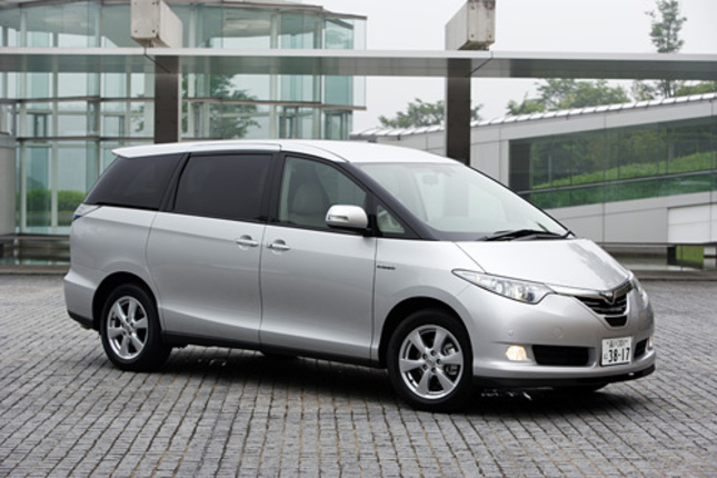 【スペック】全長×全幅×全高＝4800×1800×1760mm／ホイールベース＝2950mm／車重＝2040kg／駆動方式＝4WD／2.4リッター直4DOHC16バルブ（150ps/6000rpm、19.4kgm/4000rpm）、フロント交流モーター（143ps/4500rpm、27.5kgm/0-1500rpm）、リア交流モーター（68ps/4610-5120rpm、13.3kgm/0-610rpm）／価格＝436万8000円（テスト車＝498万7500円）