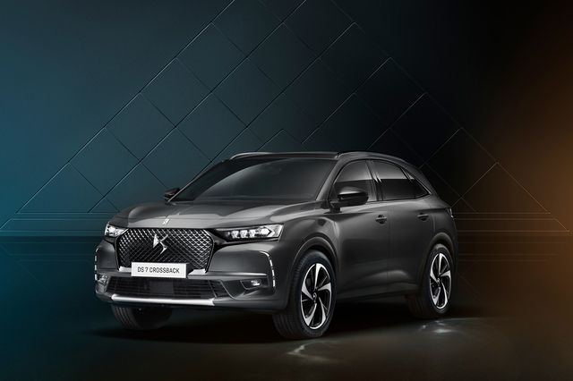 ブラックで内外装をコーディネートした「DS 7クロスバック」の特別仕様
