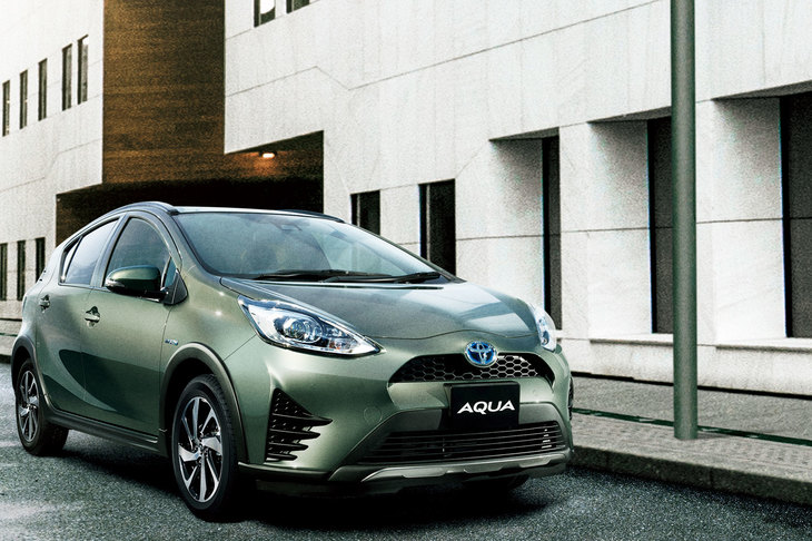 「アクア クロスオーバー」の特別仕様車“グラム”。