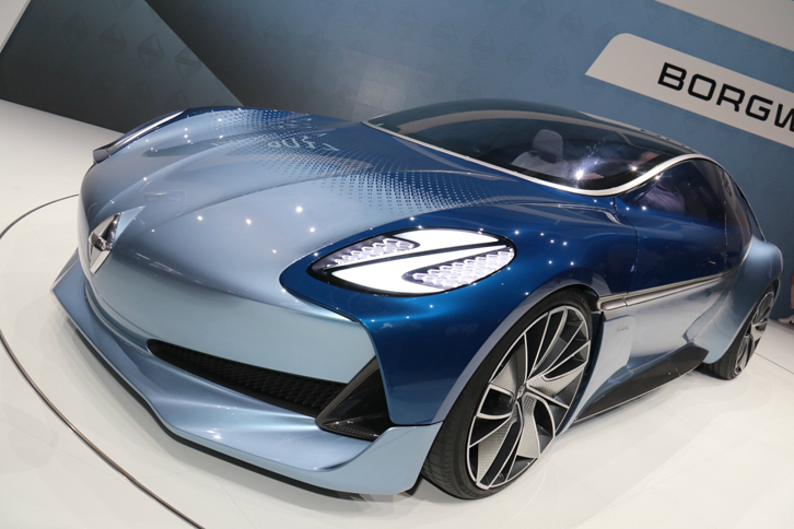 「ボルクヴァルト・イザベラ コンセプト」。プレゼンテーションの直後、チーフデザインオフィサーのワーミング氏に筆者がカラー選択の理由を尋ねると「青い空ですよ」と即座に、それも朗々と答えた。