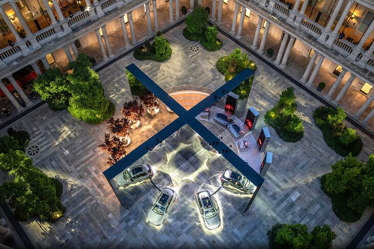 「リフラクション」の制作は、コペンハーゲンとニューヨークを拠点とする建築事務所、ビャルケ・インゲルス・グループが主導した。（photo： Audi）