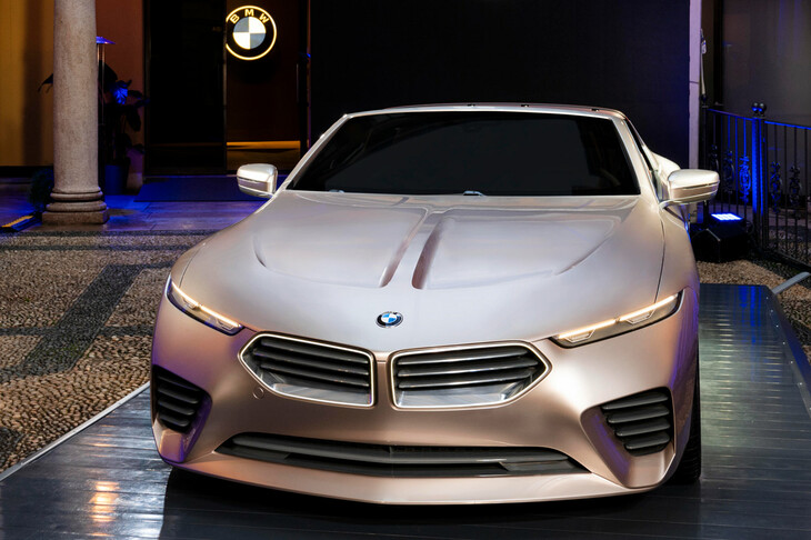 2024年の「コンコルソ・デレガンツァ・ヴィラ・デステ」でBMWが発表したコンセプトモデル「スカイトップ」のフロントマスク。