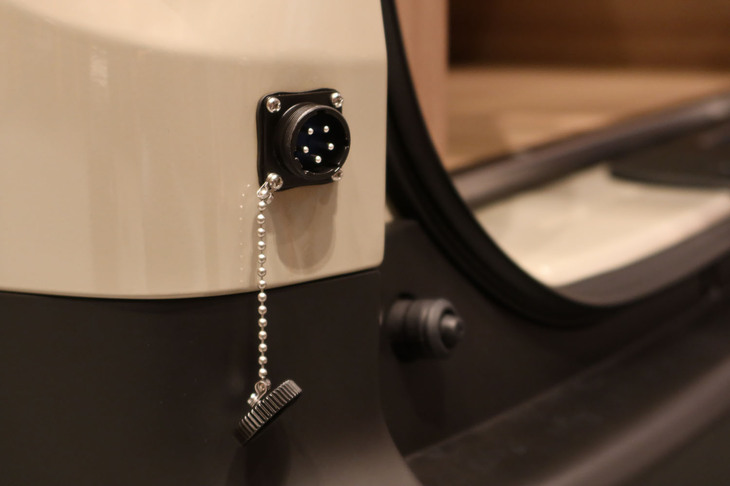 日産NV200バネットMYROOM（外部電源入力端子）