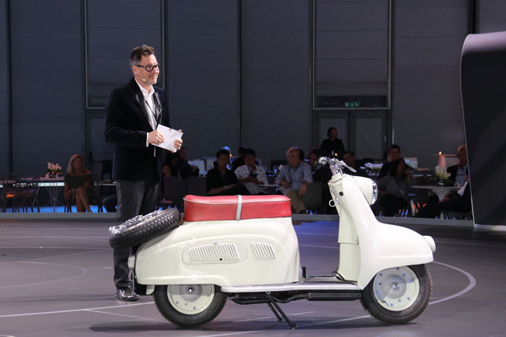 スポンサーであるBMWグループ クラシックのプレゼンテーションでは、グランドツーリングの原点として、往年のBMW製スクーターが紹介された。