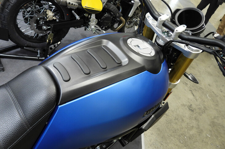 ファンティック・キャバレロ スクランブラー700