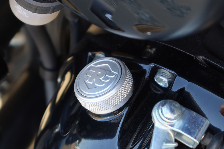 オプションも豊富な「ゴアン クラシック350」。写真のアルミ製フィラーキャップもそのうちのひとつ。