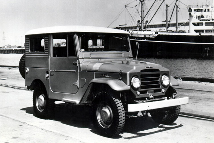 1960年に登場したFJ40型「トヨタ・ランドクルーザー」。頑丈なつくりと高い走破性で人気を博し、北米や中南米などへトヨタが進出する際の先兵を務めた。