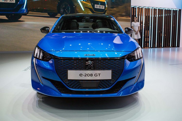 プジョーe-208