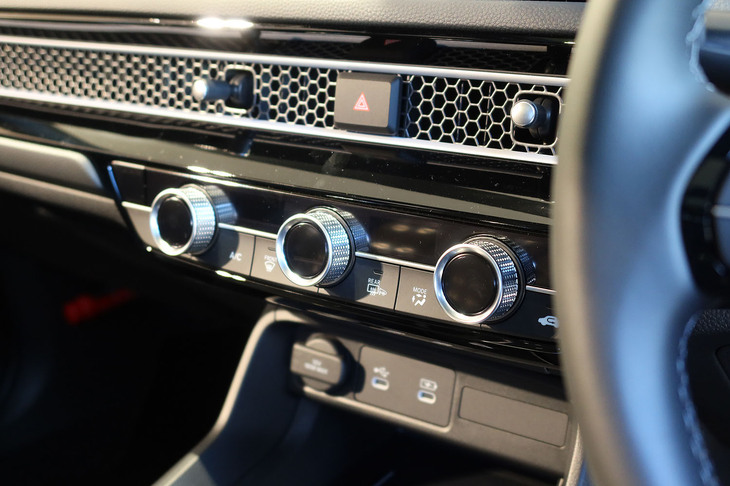 ミツオカM55ファーストエディションe：HEV EX（エアコンのスイッチ）