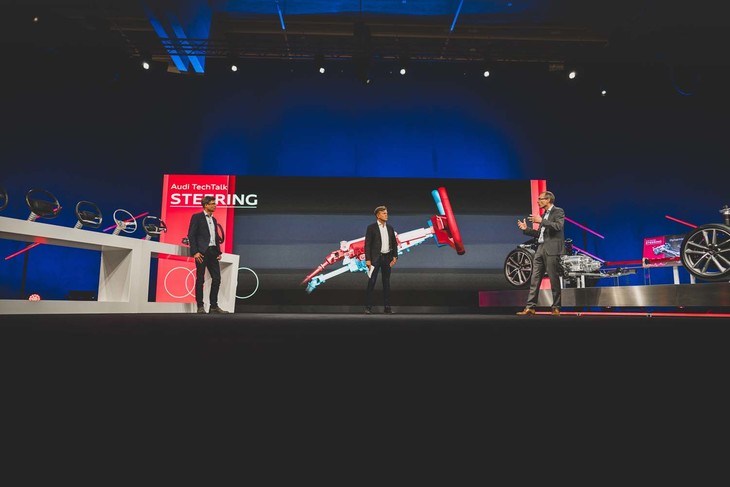 アウディのエキスパートたちが、製品の技術的ハイライトについてプレゼンテーションを行う「Audi TechTalk（アウディ・テックトーク）」。2021年5月10日には「ステアリング」の回がオンラインで実施された。写真はそのワンシーン。