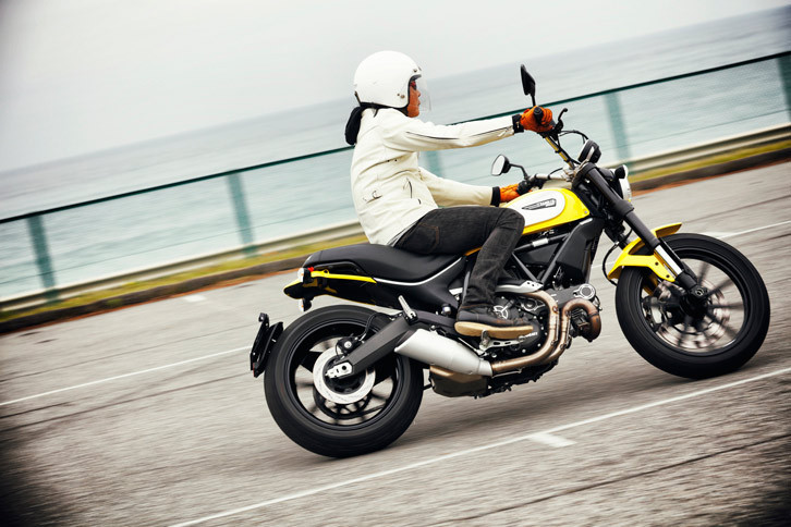 
	ボディーサイズ：全長×全幅×全高＝2165×845×1150mm
	ホイールベース：1445mm
	重量：186kg
	エンジン：803cc空冷4ストローク L型2気筒 SOHC 2バルブ
	最高出力：73ps（54kW）/8250rpm
	最大トルク：6.8kgm（67Nm）/5750rpm
	